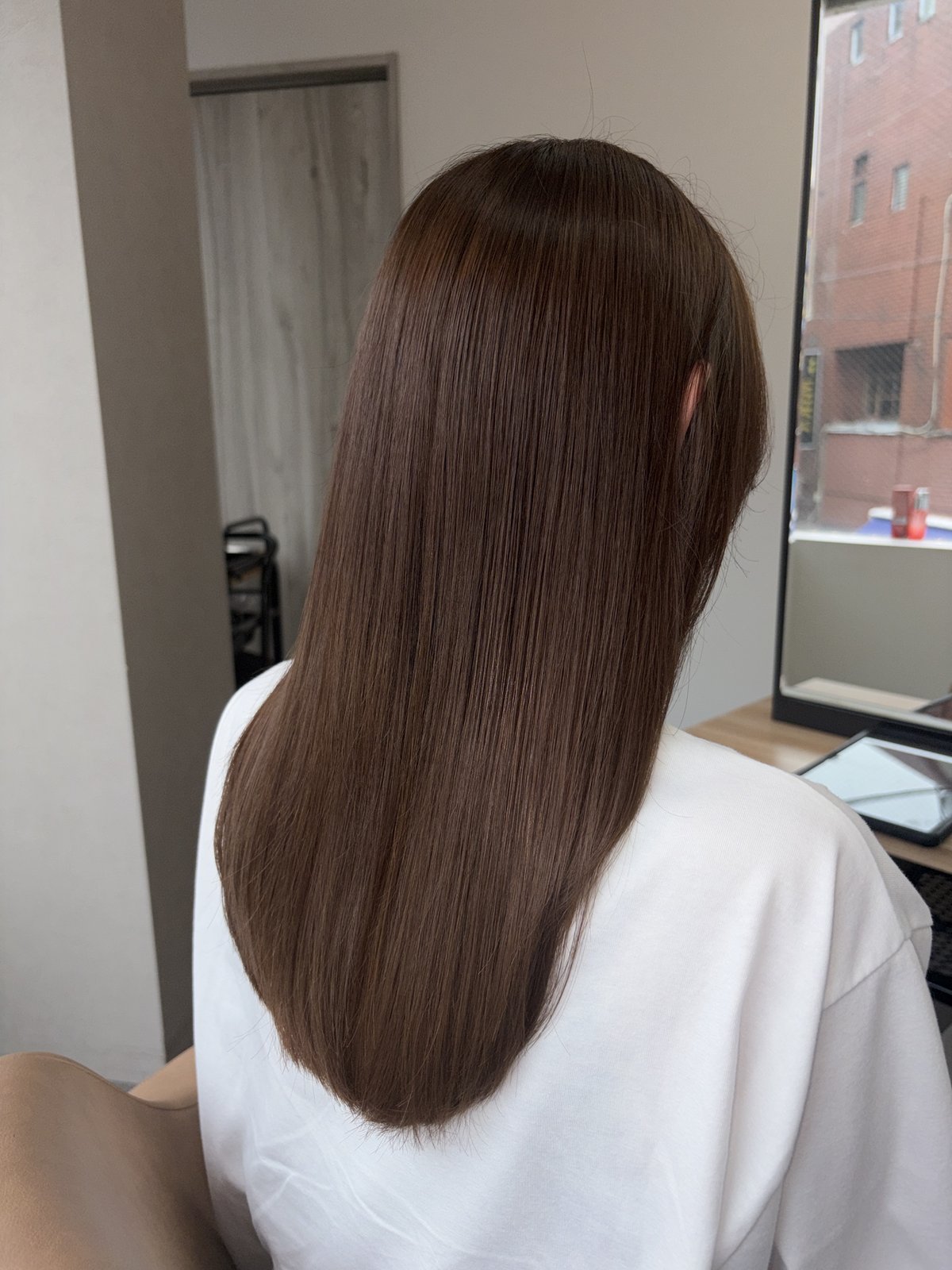 ロングのヘアスタイル(ブラウン系(明るめのナチュラルブラウン))