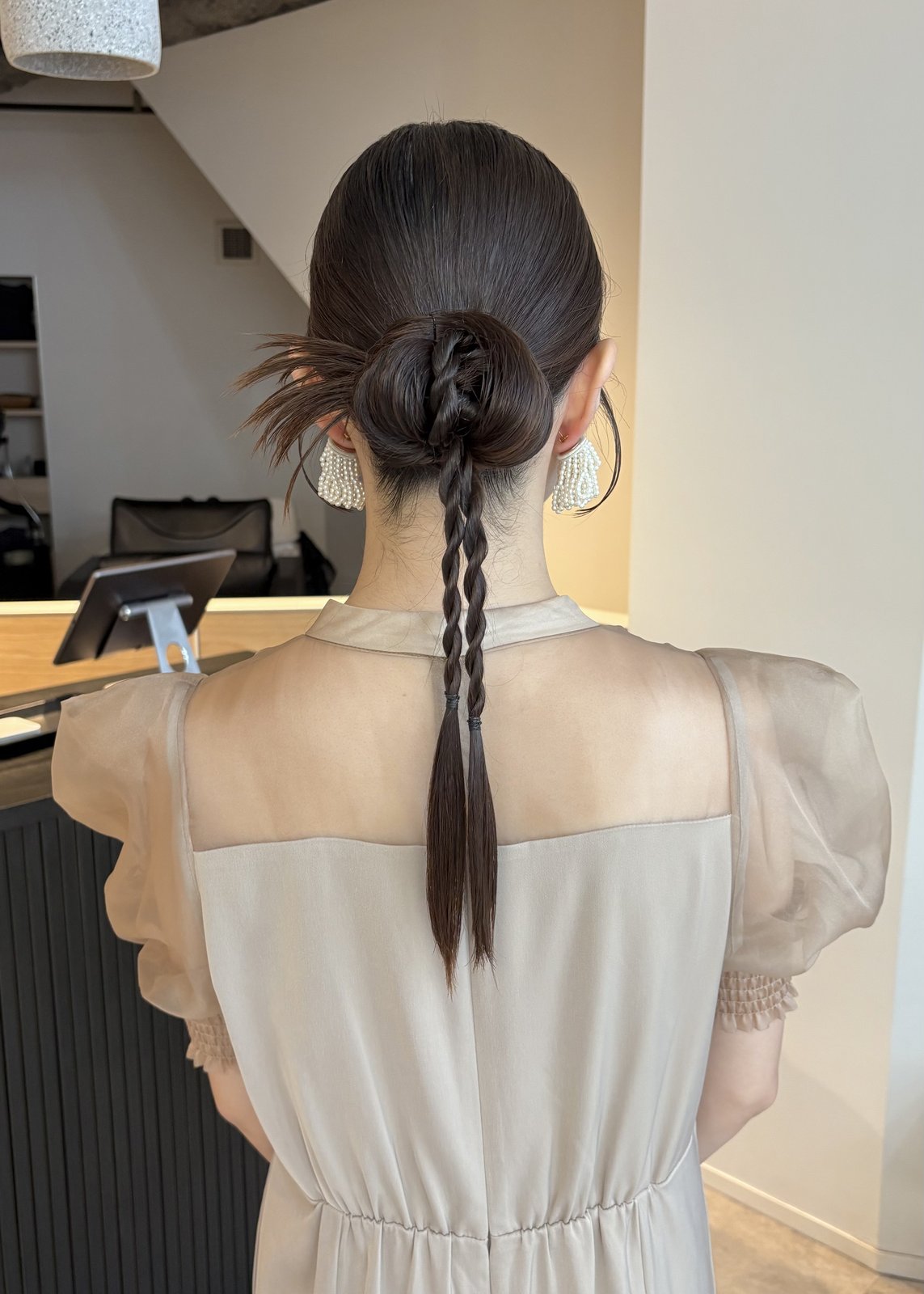 ロングのヘアスタイル(暗髪ブラウン)